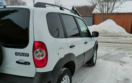 Chevrolet Niva I рестайлинг, 2016 год, 650 000 рублей, 5 фотография