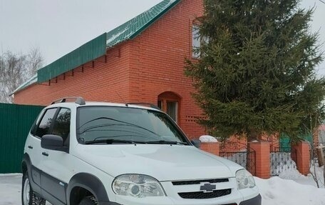 Chevrolet Niva I рестайлинг, 2016 год, 650 000 рублей, 3 фотография