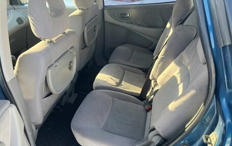 Nissan Almera Tino i, 2001 год, 300 000 рублей, 12 фотография