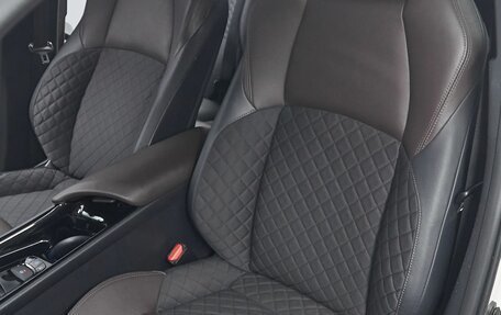 Toyota C-HR I рестайлинг, 2017 год, 1 787 000 рублей, 11 фотография