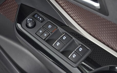 Toyota C-HR I рестайлинг, 2017 год, 1 787 000 рублей, 13 фотография