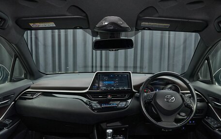 Toyota C-HR I рестайлинг, 2017 год, 1 787 000 рублей, 7 фотография