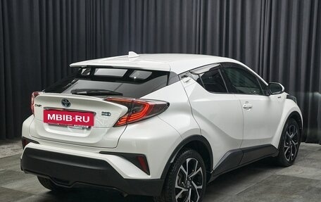 Toyota C-HR I рестайлинг, 2017 год, 1 787 000 рублей, 4 фотография