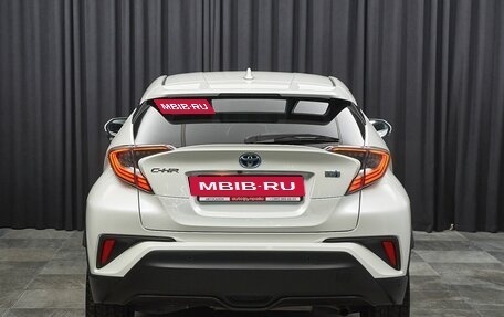 Toyota C-HR I рестайлинг, 2017 год, 1 787 000 рублей, 5 фотография