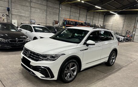 Volkswagen Tiguan II, 2022 год, 2 760 000 рублей, 1 фотография