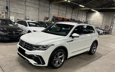 Volkswagen Tiguan II, 2022 год, 2 760 000 рублей, 1 фотография