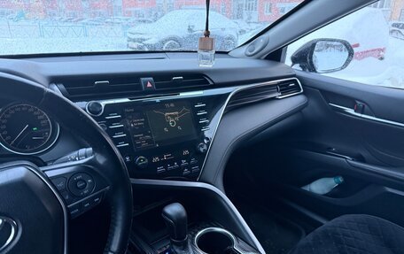 Toyota Camry, 2019 год, 3 000 000 рублей, 4 фотография