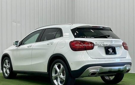 Mercedes-Benz GLA, 2018 год, 1 300 000 рублей, 3 фотография