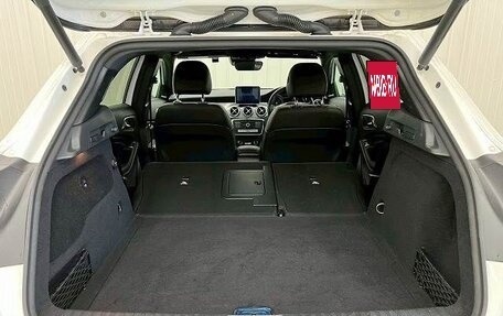 Mercedes-Benz GLA, 2018 год, 1 300 000 рублей, 13 фотография