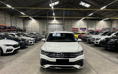 Volkswagen Tiguan II, 2022 год, 2 760 000 рублей, 3 фотография