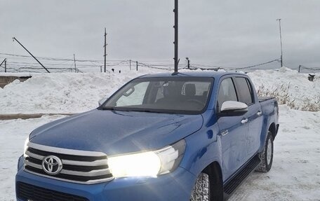Toyota Hilux VIII, 2018 год, 2 900 000 рублей, 3 фотография