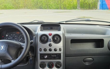 Peugeot Partner II рестайлинг 2, 2010 год, 435 000 рублей, 8 фотография