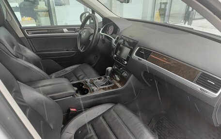 Volkswagen Touareg III, 2013 год, 1 798 900 рублей, 13 фотография