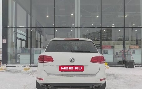 Volkswagen Touareg III, 2013 год, 1 798 900 рублей, 7 фотография