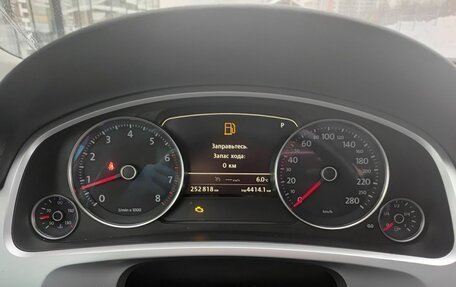 Volkswagen Touareg III, 2013 год, 1 798 900 рублей, 16 фотография