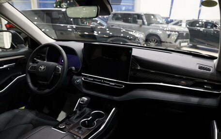 Toyota Highlander, 2025 год, 6 000 000 рублей, 10 фотография
