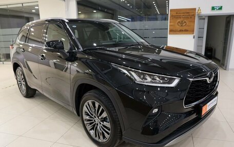 Toyota Highlander, 2025 год, 6 000 000 рублей, 3 фотография