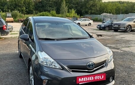 Toyota Prius v (+) I (ZVW40/41) рестайлинг, 2012 год, 2 099 000 рублей, 2 фотография