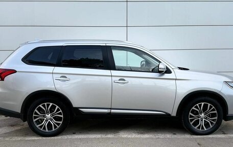 Mitsubishi Outlander III рестайлинг 3, 2018 год, 2 024 000 рублей, 5 фотография