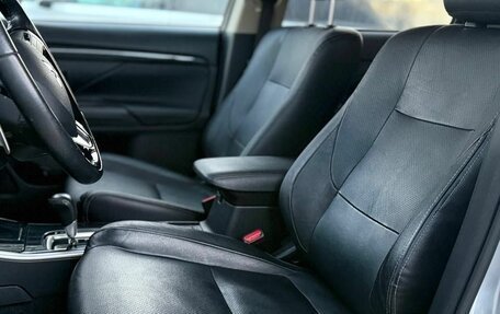 Mitsubishi Outlander III рестайлинг 3, 2018 год, 2 024 000 рублей, 12 фотография