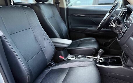 Mitsubishi Outlander III рестайлинг 3, 2018 год, 2 024 000 рублей, 15 фотография