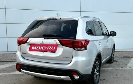 Mitsubishi Outlander III рестайлинг 3, 2018 год, 2 024 000 рублей, 9 фотография