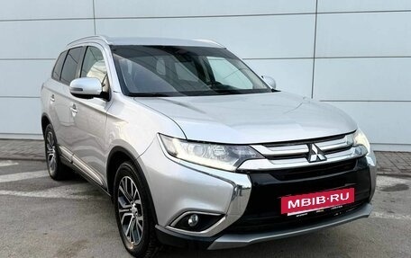 Mitsubishi Outlander III рестайлинг 3, 2018 год, 2 024 000 рублей, 3 фотография