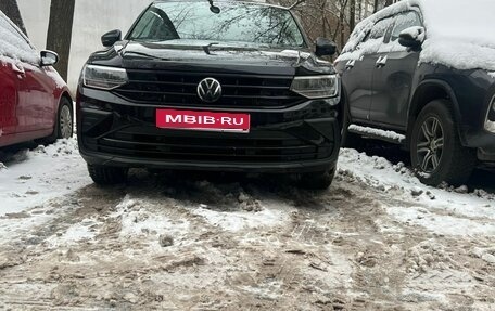 Volkswagen Tiguan II, 2021 год, 3 200 000 рублей, 1 фотография