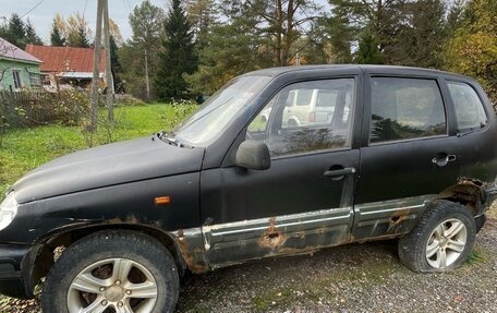 Chevrolet Niva I рестайлинг, 2004 год, 55 000 рублей, 1 фотография