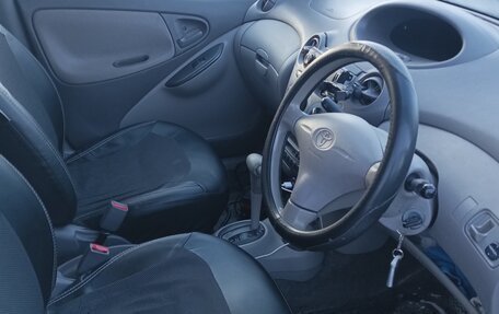 Toyota Platz, 2001 год, 300 000 рублей, 2 фотография