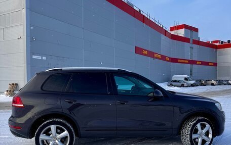 Volkswagen Touareg III, 2010 год, 1 597 000 рублей, 2 фотография