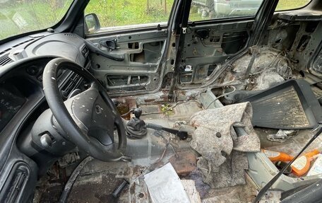 Chevrolet Niva I рестайлинг, 2004 год, 55 000 рублей, 5 фотография