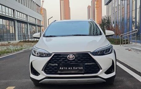 Toyota Yaris XP150 рестайлинг, 2022 год, 1 560 000 рублей, 2 фотография