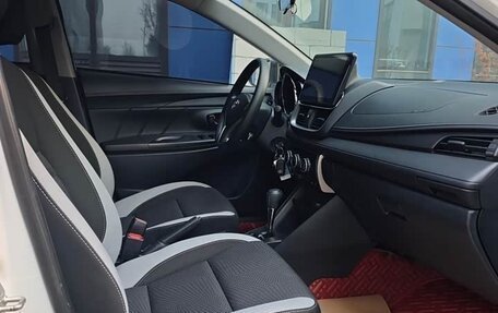 Toyota Yaris XP150 рестайлинг, 2022 год, 1 560 000 рублей, 9 фотография