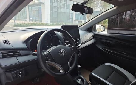 Toyota Yaris XP150 рестайлинг, 2022 год, 1 560 000 рублей, 17 фотография