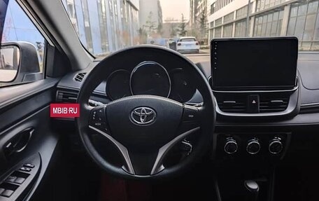 Toyota Yaris XP150 рестайлинг, 2022 год, 1 560 000 рублей, 15 фотография