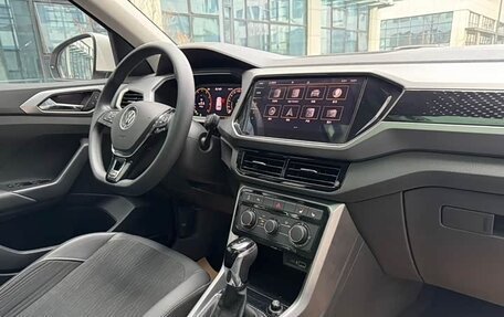 Volkswagen T-Cross I, 2022 год, 1 550 000 рублей, 11 фотография