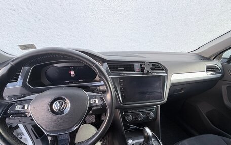 Volkswagen Tiguan II, 2018 год, 2 800 000 рублей, 6 фотография