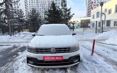 Volkswagen Tiguan II, 2018 год, 2 800 000 рублей, 3 фотография