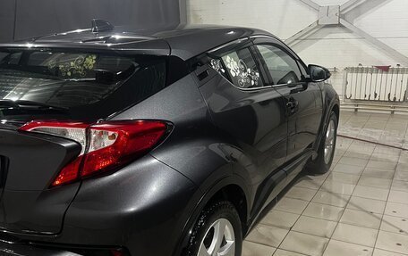 Toyota C-HR I рестайлинг, 2018 год, 2 350 000 рублей, 7 фотография