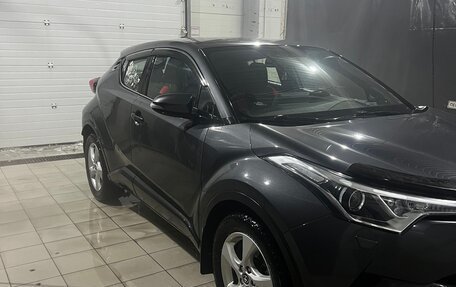 Toyota C-HR I рестайлинг, 2018 год, 2 350 000 рублей, 4 фотография