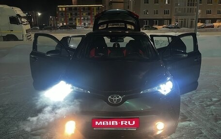 Toyota C-HR I рестайлинг, 2018 год, 2 350 000 рублей, 2 фотография