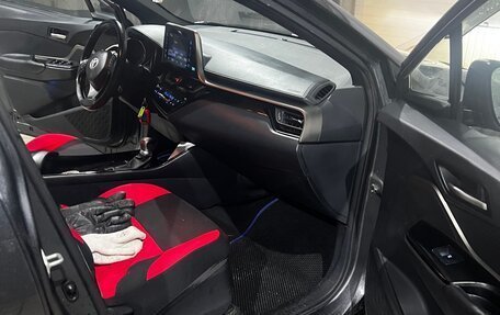 Toyota C-HR I рестайлинг, 2018 год, 2 350 000 рублей, 10 фотография