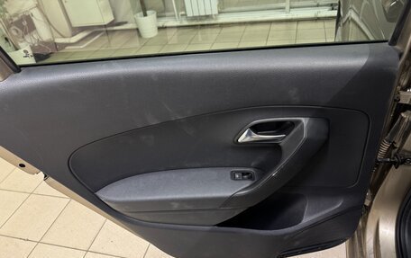 Volkswagen Polo VI (EU Market), 2017 год, 1 100 000 рублей, 15 фотография