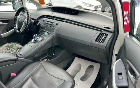 Toyota Prius, 2011 год, 1 229 000 рублей, 12 фотография