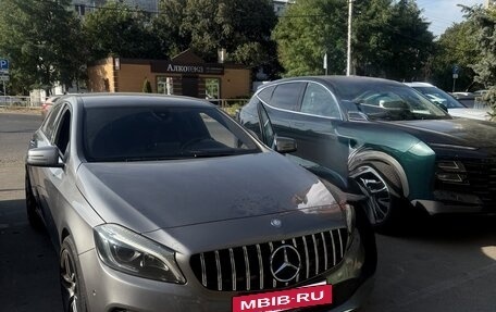 Mercedes-Benz A-Класс, 2015 год, 1 600 000 рублей, 2 фотография