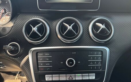 Mercedes-Benz A-Класс, 2015 год, 1 600 000 рублей, 16 фотография