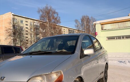 Toyota Platz, 2002 год, 370 000 рублей, 2 фотография