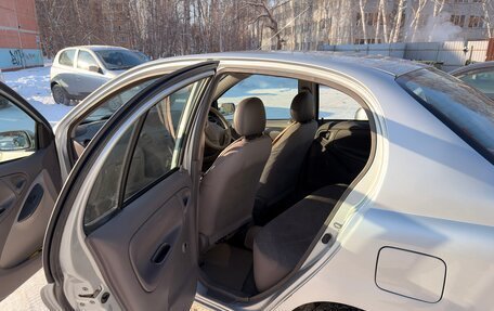 Toyota Platz, 2002 год, 370 000 рублей, 6 фотография