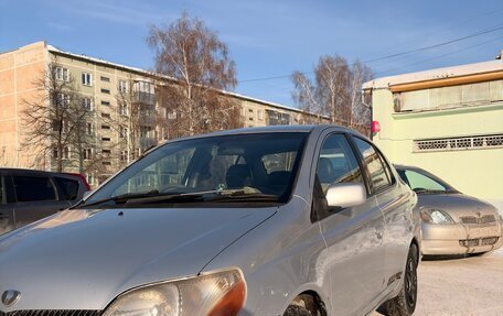 Toyota Platz, 2002 год, 370 000 рублей, 3 фотография